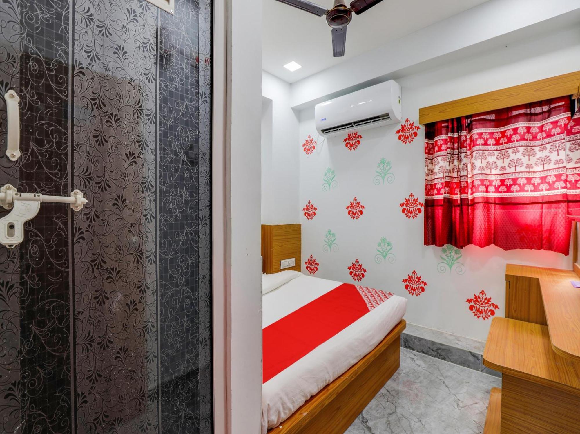 Hotel O Green City Surat Bagian luar foto