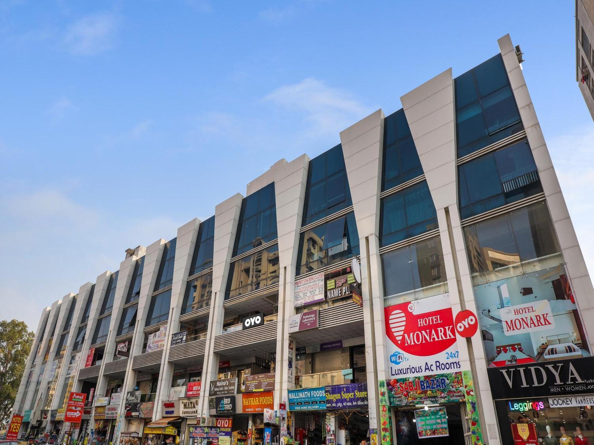 Hotel O Green City Surat Bagian luar foto